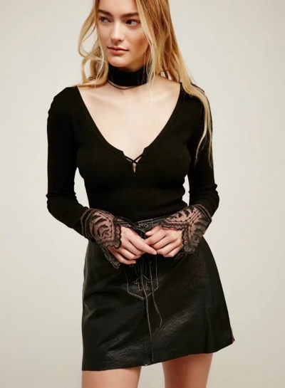 V Neck Long Sleeve Backless Slim Fit Lace Tee lonhooker.com